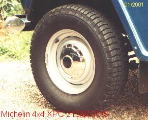 Roda original rural willys com pneu radial 215/80-R15